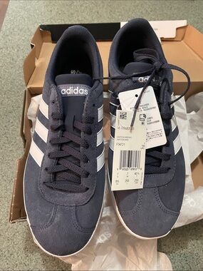 Men’s size 8 1/2 adidas Navy Suede Low-Top Sneakers with White Stripes VL Court
